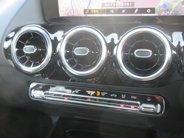 Mercedes Benz GLA-CLASS 2020-10 23084-23