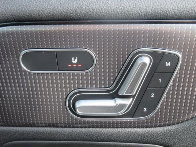 Mercedes Benz GLA-CLASS 2020-10 23084-17