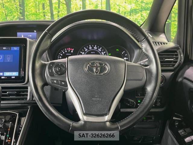 Toyota VOXY 2019-04 205522-12