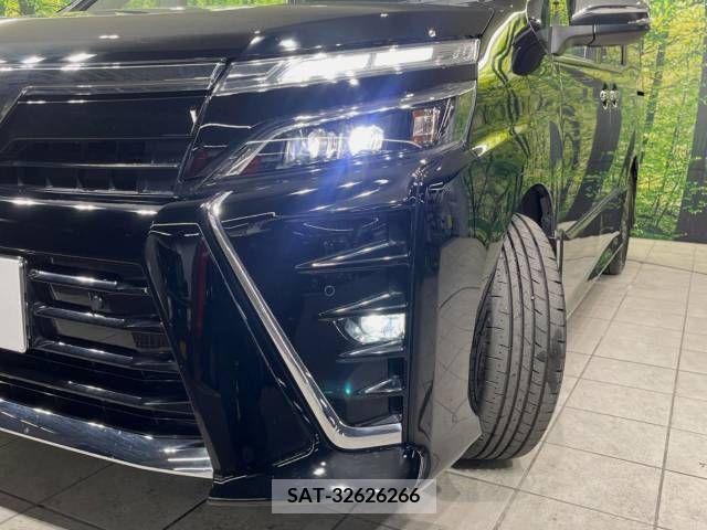 Toyota VOXY 2019-04 205522-13