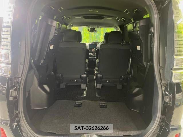 Toyota VOXY 2019-04 205522-11