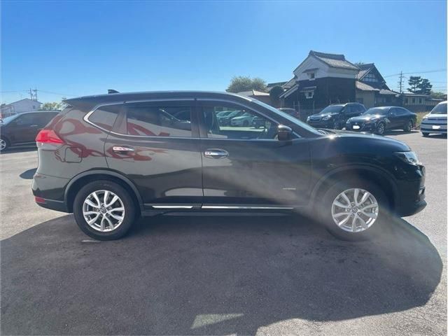 Nissan X-TRAIL 2018-10 17747-3
