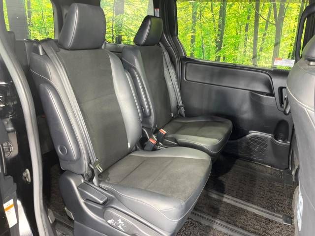 Toyota NOAH 2018-01 22126-9