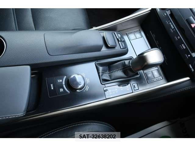 Lexus IS 2013-11 297899-10