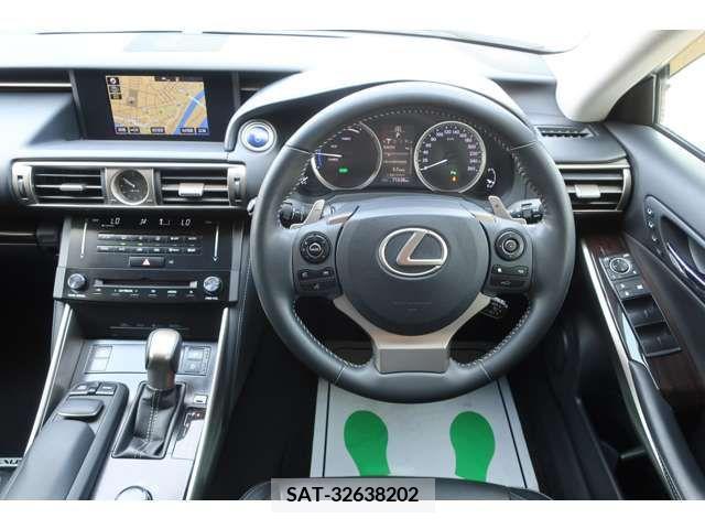 Lexus IS 2013-11 297899-8