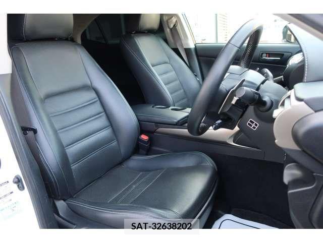 Lexus IS 2013-11 297899-1