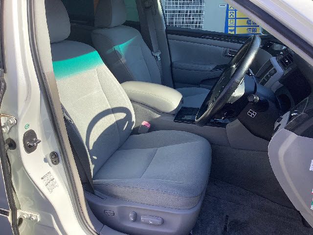 Toyota CROWN SEDAN 2005-10 28781-9