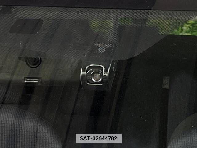 Toyota SIENTA 2016-08 351132-5