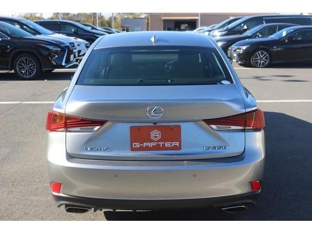 Lexus IS 2017-07 183653-3