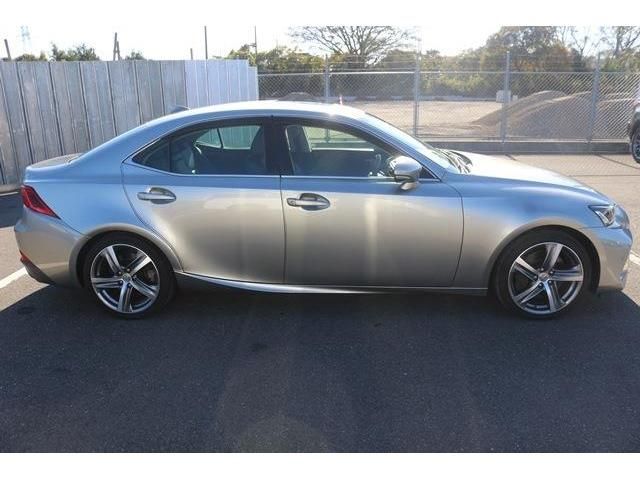 Lexus IS 2017-07 183653-2