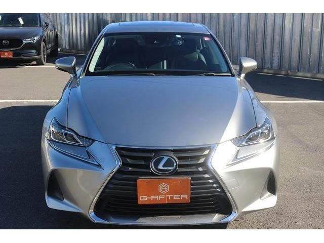 Lexus IS 2017-07 183653-1