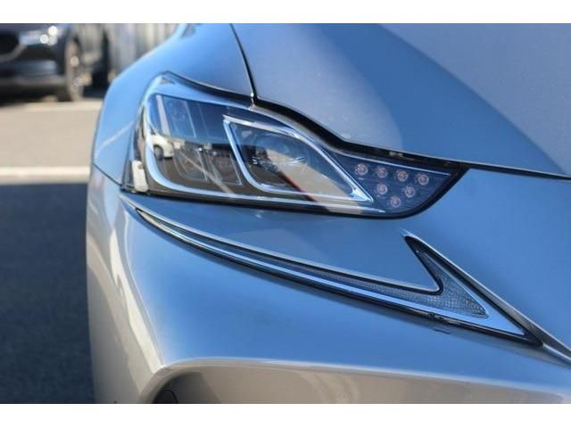Lexus IS 2017-07 183653-4