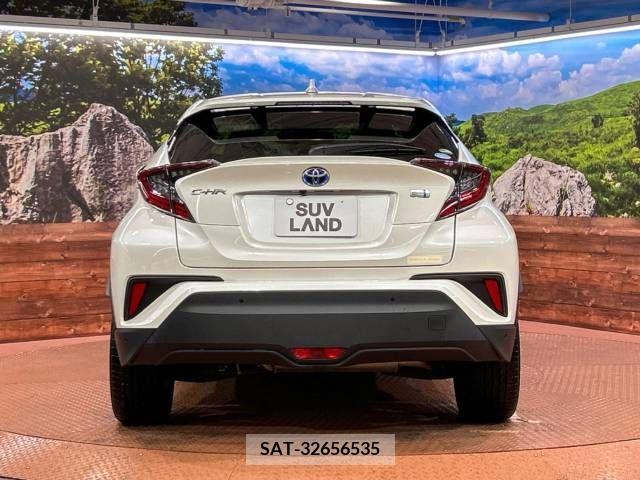 Toyota C-HR 2017-03 322973-16