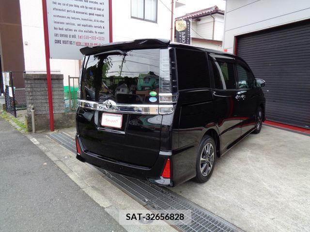 Toyota VOXY 2018-12 321634-8