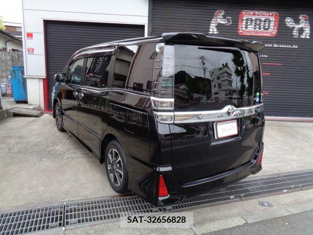 Toyota VOXY 2018-12 321634-11