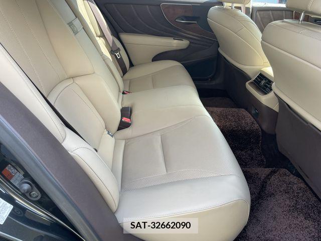 Lexus LS 2018-12 256147-6