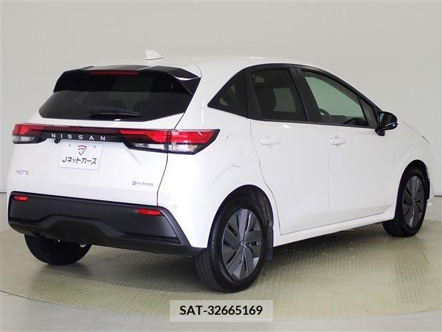 Nissan NOTE 2022-11 380884-3