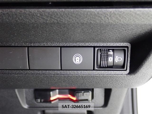 Nissan NOTE 2022-11 380884-17