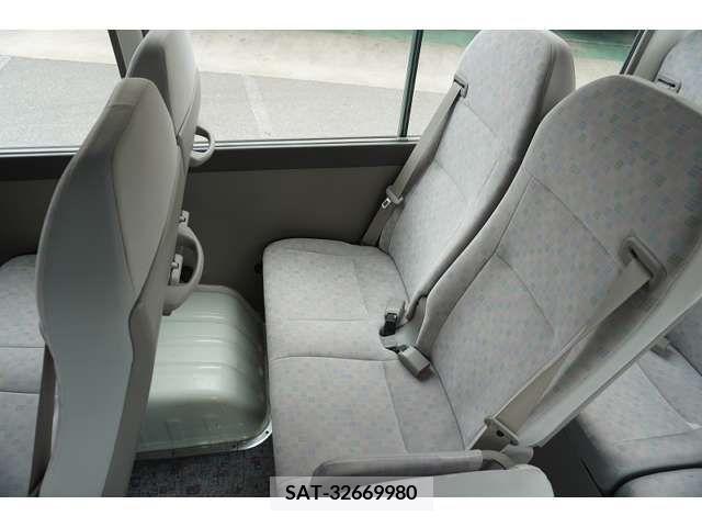 Toyota COASTER 2015-04 264381-18