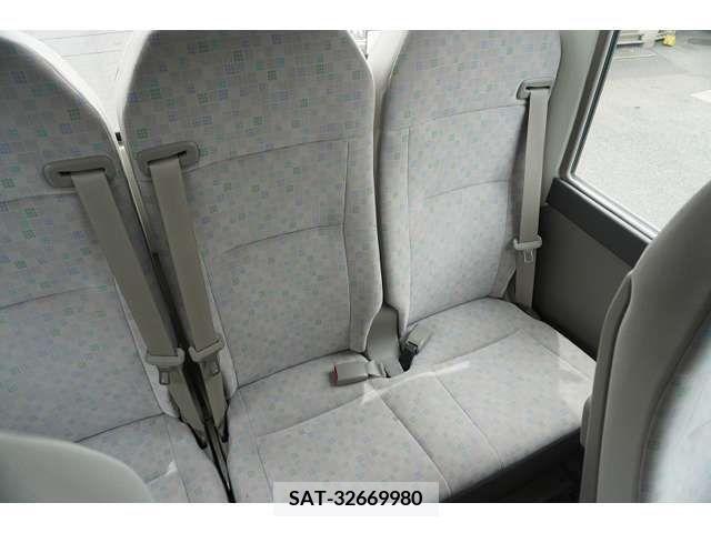 Toyota COASTER 2015-04 264381-17