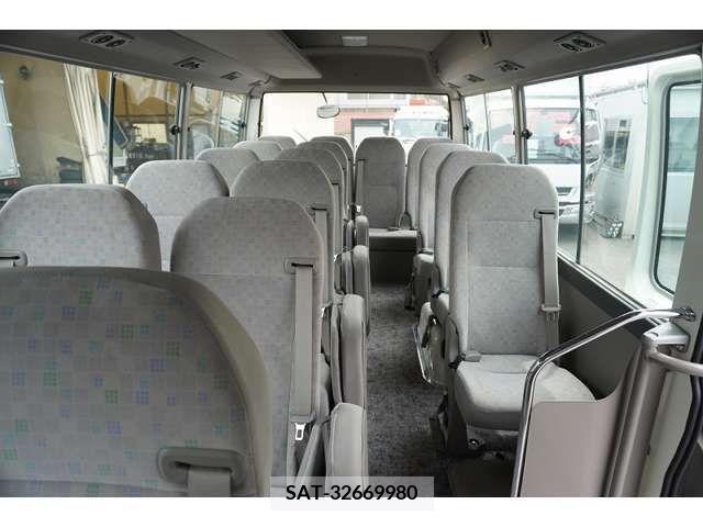 Toyota COASTER 2015-04 264381-13