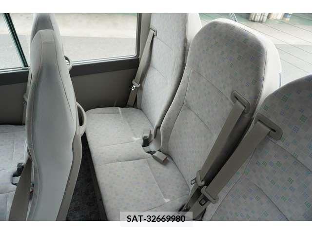 Toyota COASTER 2015-04 264381-16