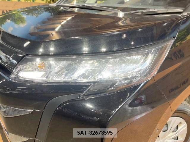 Toyota NOAH 2023-04 216688-11