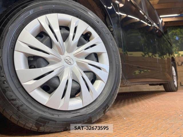Toyota NOAH 2023-04 216688-12