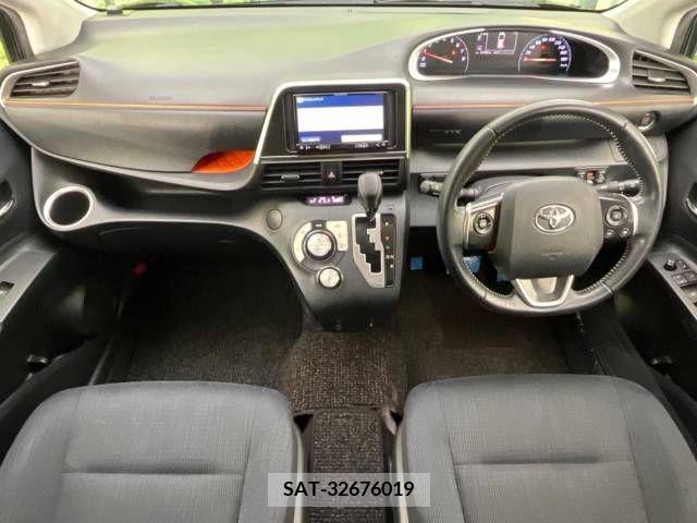 Toyota SIENTA 2015-12 239239-1