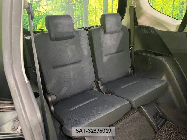 Toyota SIENTA 2015-12 239239-10
