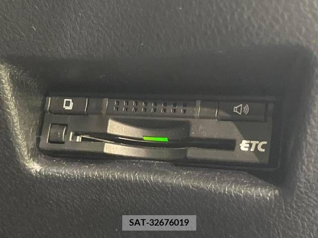 Toyota SIENTA 2015-12 239239-6