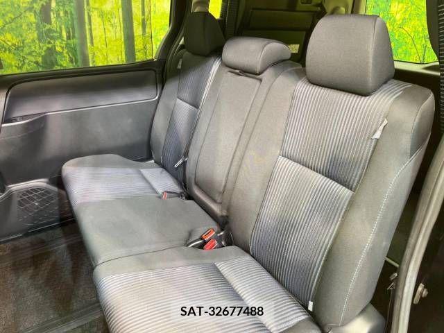 Toyota VOXY 2015-11 321462-17