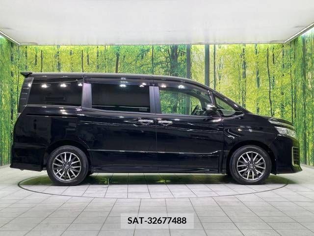 Toyota VOXY 2015-11 321462-8