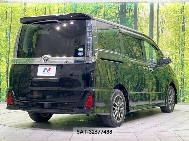 Toyota VOXY 2015-11 321462-7