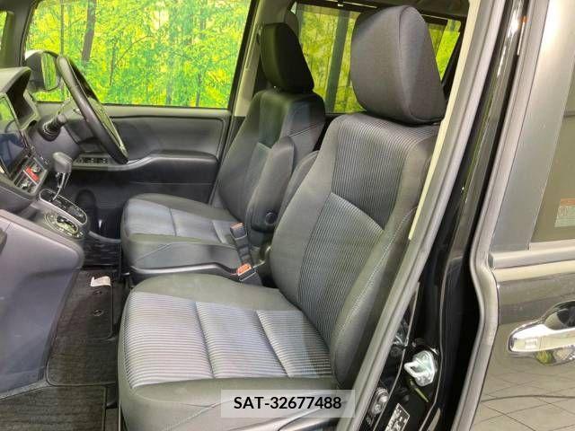 Toyota VOXY 2015-11 321462-13