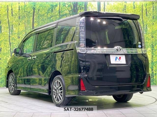 Toyota VOXY 2015-11 321462-5