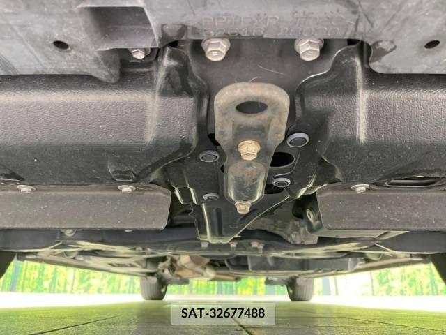 Toyota VOXY 2015-11 321462-12