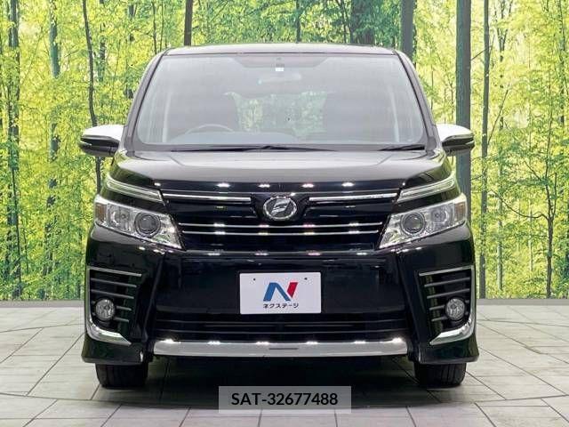 Toyota VOXY 2015-11 321462-11