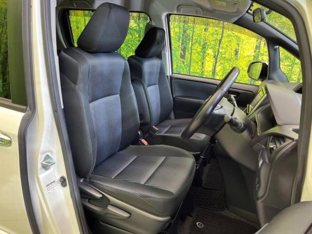 Toyota VOXY 2014-12 182038-8