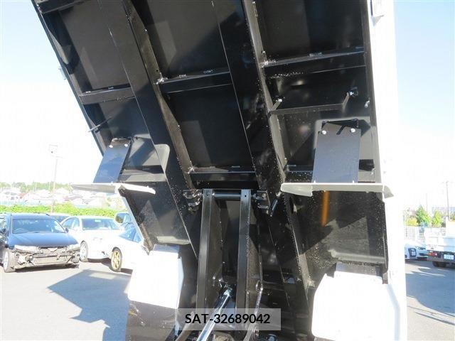Mitsubishi CANTER 2024-02 263572-16