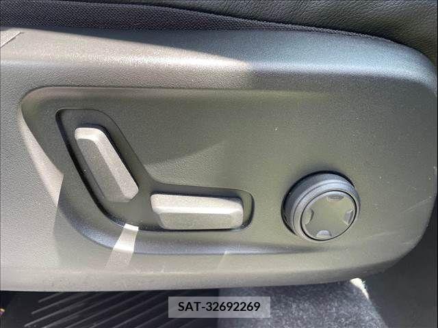 Volvo XC40 2022-01 320645-8