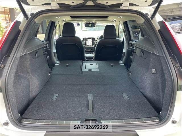 Volvo XC40 2022-01 320645-17