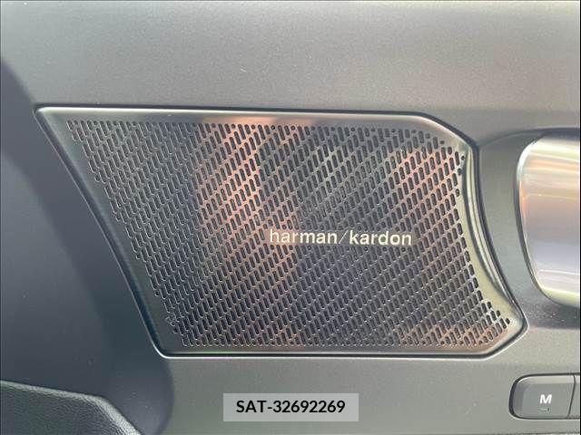 Volvo XC40 2022-01 320645-7