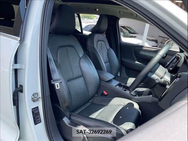 Volvo XC40 2022-01 320645-5
