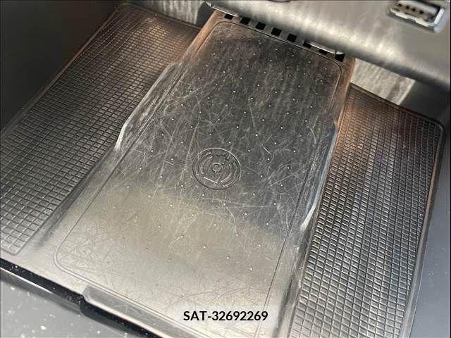 Volvo XC40 2022-01 320645-9