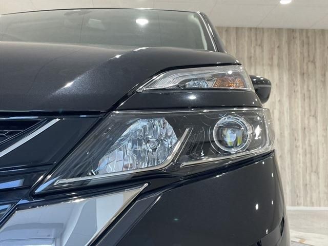 Nissan SERENA 2016-11 16846-8