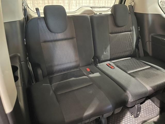 Nissan SERENA 2016-11 16846-21