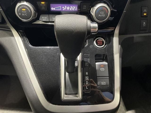 Nissan SERENA 2016-11 16846-27