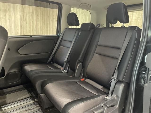 Nissan SERENA 2016-11 16846-23