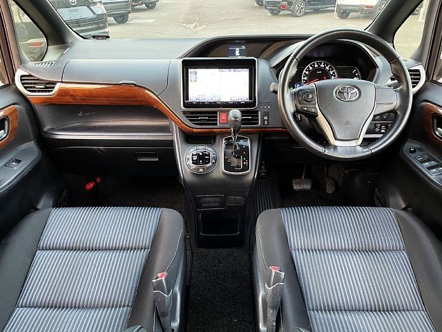 Toyota NOAH 2014-01 191540-1